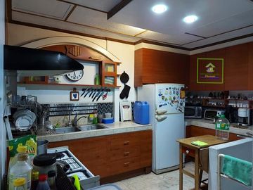 4-STOREY TOWNHOUSE FOR SALE IN SAN JUAN CITY