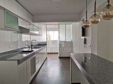 VENDO DEPARTAMENTO EN PUNTA HERMOSA