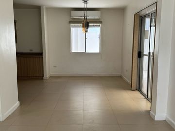Ridgeview Estates Nuvali Daphne Model, LA 175 sqm, TFA 117 sqm, 2 bedroom 2 parking for sale