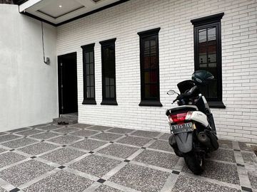 Rumah Cinere Dekat Exit Tol Brigif, SIAP HUNI Mewah Murah 2,5 LANTAI, Kota Depok (ARR69) Jual Dijual