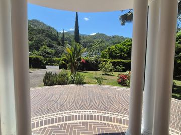 VENTA ACOGEDORA CASA CAMPESTRE EN CHORRO DE PLATA - PANCE CALI