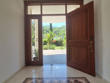 VENTA ACOGEDORA CASA CAMPESTRE EN CHORRO DE PLATA - PANCE CALI