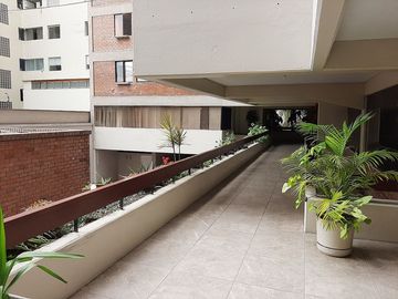 ALQUILO DEPARTAMENTO AMOBLADO EN URB. LEURO - MIRAFLORES