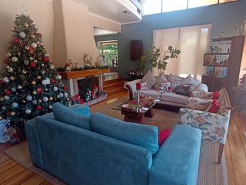Fabulosa Propiedad En Venta Casa 600 Mts2 + 400Mts2 Galpones y Oficinas