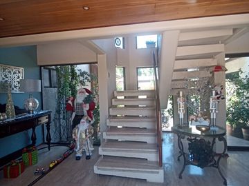 Fabulosa Propiedad En Venta Casa 600 Mts2 + 400Mts2 Galpones y Oficinas