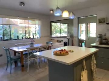 Fabulosa Propiedad En Venta Casa 600 Mts2 + 400Mts2 Galpones y Oficinas