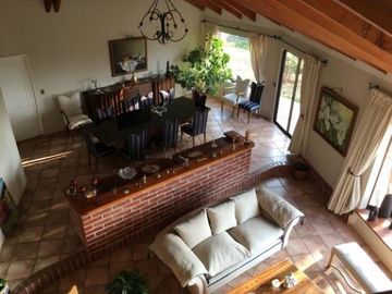 PARCELA EN CONDOMINIO VALLE DEL HUINGANAL CON PRECIOSA CASA PATRONAL