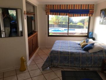 PARCELA EN CONDOMINIO VALLE DEL HUINGANAL CON PRECIOSA CASA PATRONAL