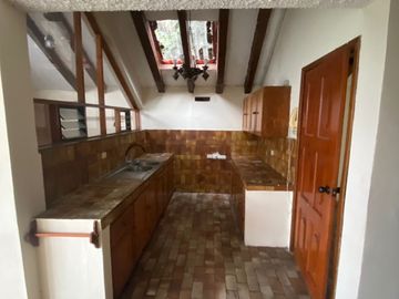 Venta casa Club Los Chillos área 1160 m2