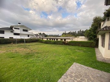 Venta casa Club Los Chillos área 1160 m2