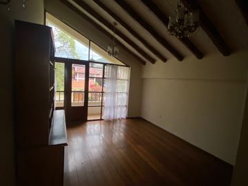 Venta casa Club Los Chillos área 1160 m2