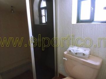 🎯 Inversionistas, ¡atención! Casa + 4 departamentos en terreno enorme, ¡potencial al máximo! 🌳💰