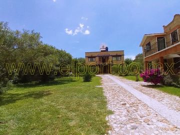 🎯 Inversionistas, ¡atención! Casa + 4 departamentos en terreno enorme, ¡potencial al máximo! 🌳💰