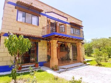 🎯 Inversionistas, ¡atención! Casa + 4 departamentos en terreno enorme, ¡potencial al máximo! 🌳💰