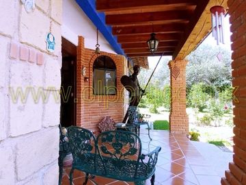 🎯 Inversionistas, ¡atención! Casa + 4 departamentos en terreno enorme, ¡potencial al máximo! 🌳💰