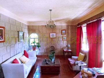 🎯 Inversionistas, ¡atención! Casa + 4 departamentos en terreno enorme, ¡potencial al máximo! 🌳💰