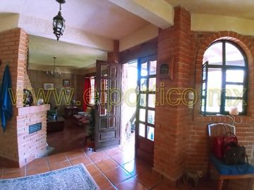 🎯 Inversionistas, ¡atención! Casa + 4 departamentos en terreno enorme, ¡potencial al máximo! 🌳💰