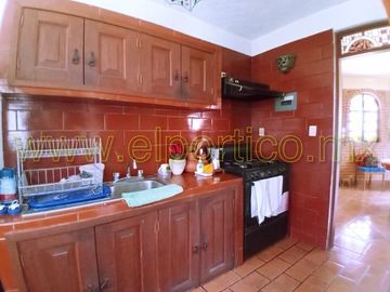 🎯 Inversionistas, ¡atención! Casa + 4 departamentos en terreno enorme, ¡potencial al máximo! 🌳💰