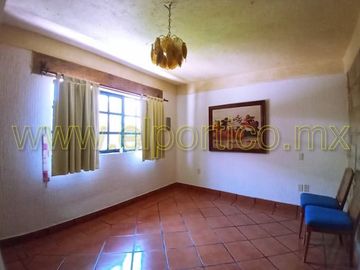 🎯 Inversionistas, ¡atención! Casa + 4 departamentos en terreno enorme, ¡potencial al máximo! 🌳💰