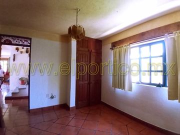 🎯 Inversionistas, ¡atención! Casa + 4 departamentos en terreno enorme, ¡potencial al máximo! 🌳💰