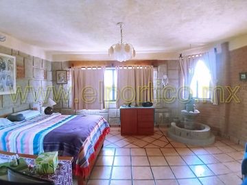 🎯 Inversionistas, ¡atención! Casa + 4 departamentos en terreno enorme, ¡potencial al máximo! 🌳💰