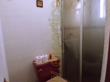 🎯 Inversionistas, ¡atención! Casa + 4 departamentos en terreno enorme, ¡potencial al máximo! 🌳💰
