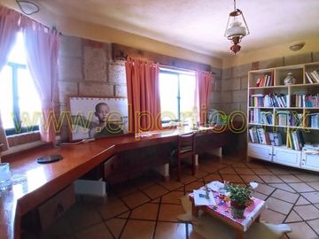 🎯 Inversionistas, ¡atención! Casa + 4 departamentos en terreno enorme, ¡potencial al máximo! 🌳💰
