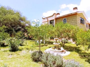 🎯 Inversionistas, ¡atención! Casa + 4 departamentos en terreno enorme, ¡potencial al máximo! 🌳💰