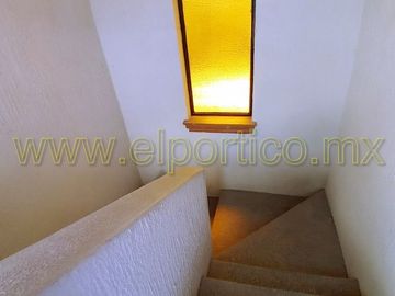 🎯 Inversionistas, ¡atención! Casa + 4 departamentos en terreno enorme, ¡potencial al máximo! 🌳💰