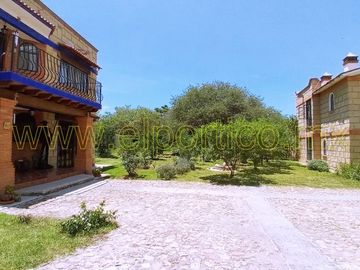 🎯 Inversionistas, ¡atención! Casa + 4 departamentos en terreno enorme, ¡potencial al máximo! 🌳💰
