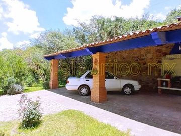 🎯 Inversionistas, ¡atención! Casa + 4 departamentos en terreno enorme, ¡potencial al máximo! 🌳💰