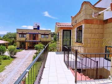 🎯 Inversionistas, ¡atención! Casa + 4 departamentos en terreno enorme, ¡potencial al máximo! 🌳💰