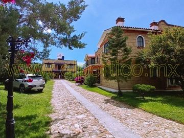 🎯 Inversionistas, ¡atención! Casa + 4 departamentos en terreno enorme, ¡potencial al máximo! 🌳💰