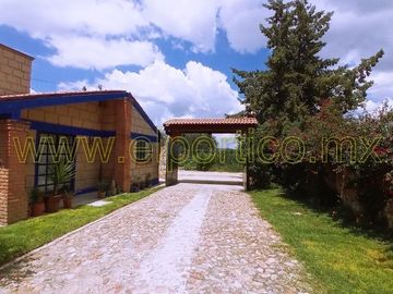 🎯 Inversionistas, ¡atención! Casa + 4 departamentos en terreno enorme, ¡potencial al máximo! 🌳💰