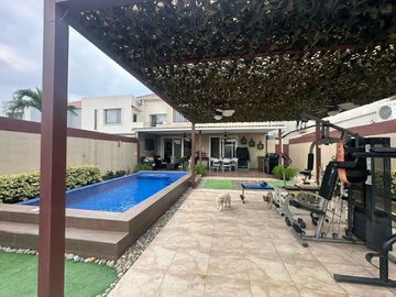 VENTA CASA ESTANCIAS DEL RIO