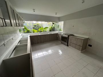 LINDA CASA EN CONDOMINIO, 4 DORMITORIOS, SANTIAGO DE SURCO