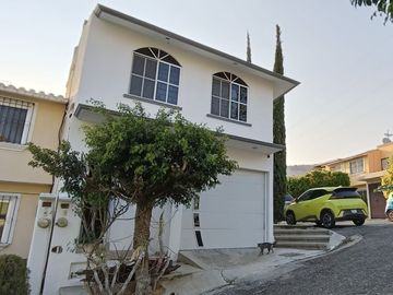 CASA EN VENTA EN FRACCIONAMIENTO MONTE REAL