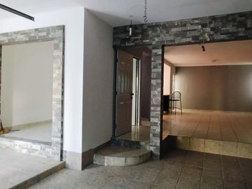 CASA EN VENTA EN FRACCIONAMIENTO MONTE REAL