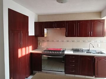 CASA EN VENTA EN FRACCIONAMIENTO MONTE REAL