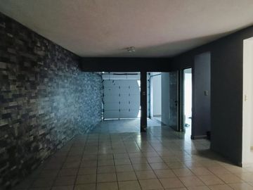 CASA EN VENTA EN FRACCIONAMIENTO MONTE REAL