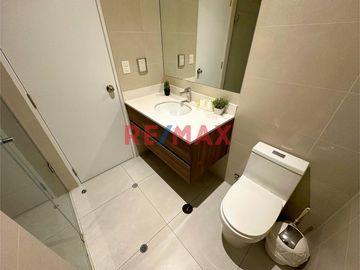 Se Vende Departamento De 3 Habitaciones Y Estacionamiento Muy Cerca Del Parque Kennedy