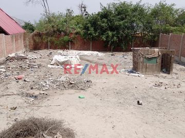 Se Vende Terreno se Campo cerca del Hotel El Pueblo en Ate