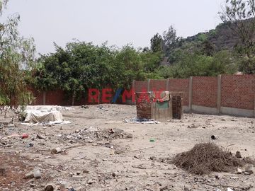 Se Vende Terreno se Campo cerca del Hotel El Pueblo en Ate