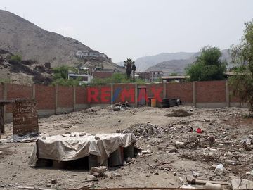 Se Vende Terreno se Campo cerca del Hotel El Pueblo en Ate