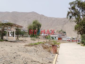Se Vende Terreno se Campo cerca del Hotel El Pueblo en Ate