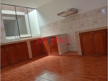 Alquiler En San Juan De Miraflores, 2Do. Piso De Una Casa