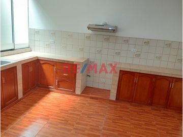 Alquiler En San Juan De Miraflores, 2Do. Piso De Una Casa