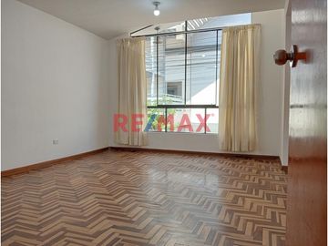 Alquiler En San Juan De Miraflores, 2Do. Piso De Una Casa