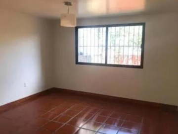 Casa en calle Plazuela del Convento, Fuentes de Satélite, Naucalpan, EDOMEX.