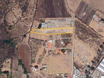 Se vende lote de 4,860 m2 cerca de la carretera Morelia-Toluca antes de llegar a la penitenciaria